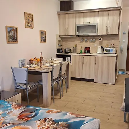 公寓 мм комплекс студиа ,,роза,,